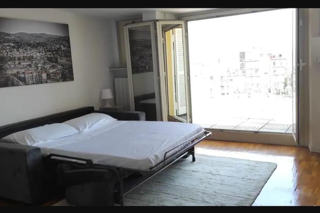 Amazing Apartment With View Near Metro Turin Bagian luar foto