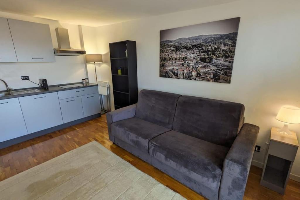 Amazing Apartment With View Near Metro Turin Bagian luar foto
