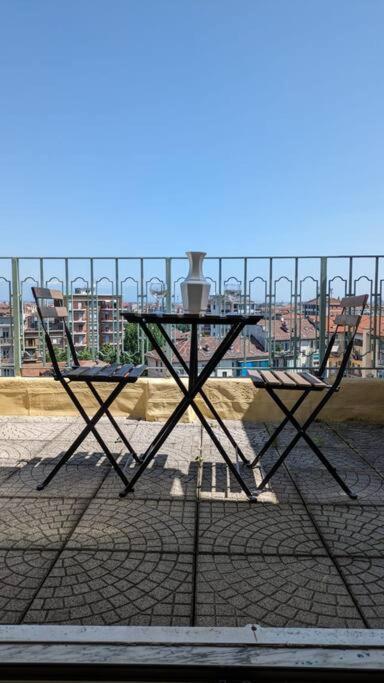 Amazing Apartment With View Near Metro Turin Bagian luar foto