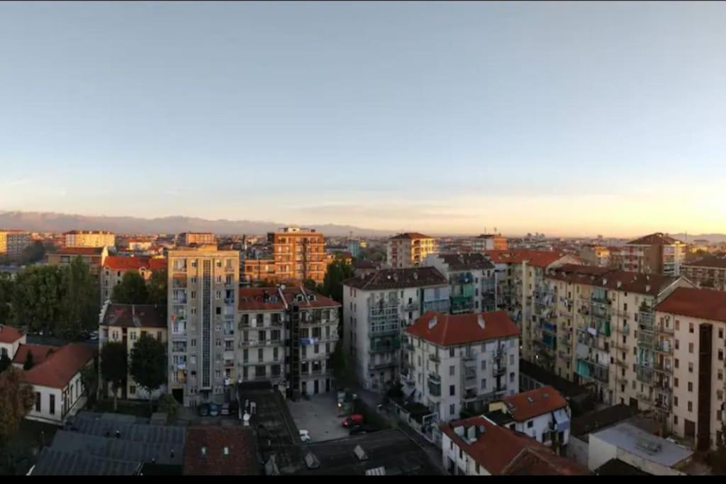 Amazing Apartment With View Near Metro Turin Bagian luar foto