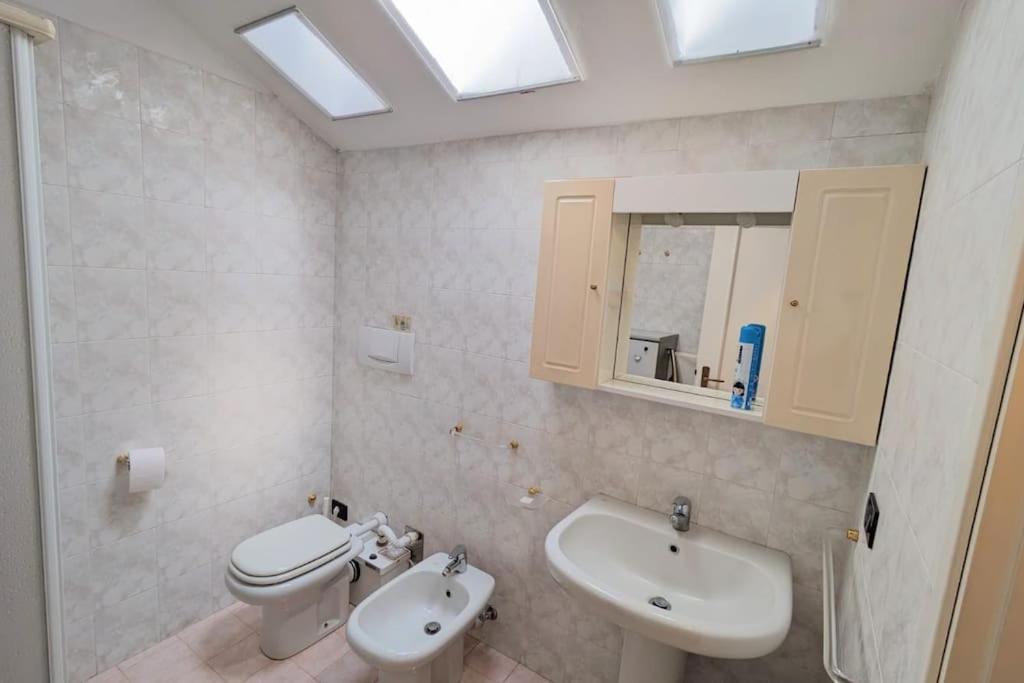 Amazing Apartment With View Near Metro Turin Bagian luar foto