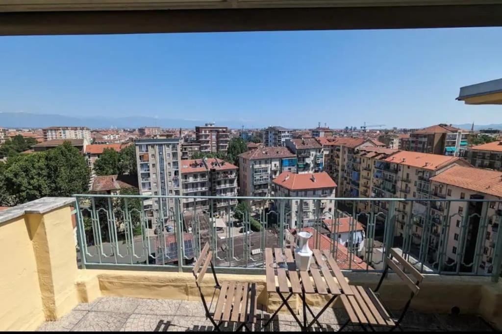 Amazing Apartment With View Near Metro Turin Bagian luar foto